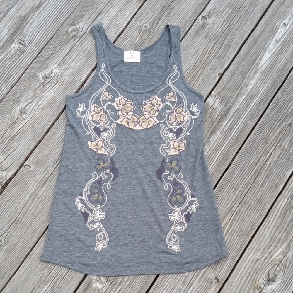 Pins & Needles Floral Embroidered Tank Top - Picture 6 of 8